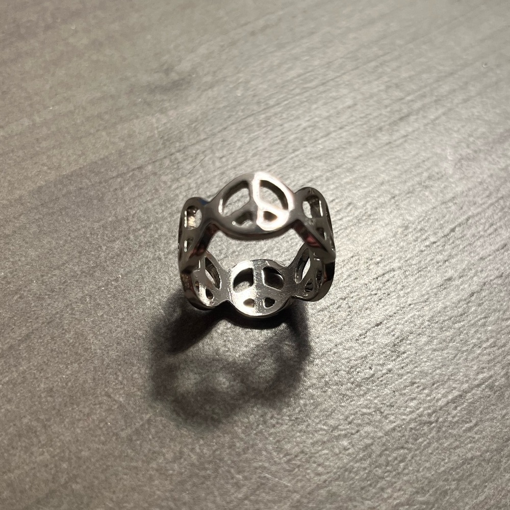 Peace Sign ☮️ Silver Ring - Picture 2 of 5